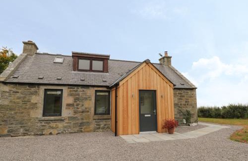 Clochan House | Discover Enzie Station Cottage: 4-Star Pet-Friendly Retreat
