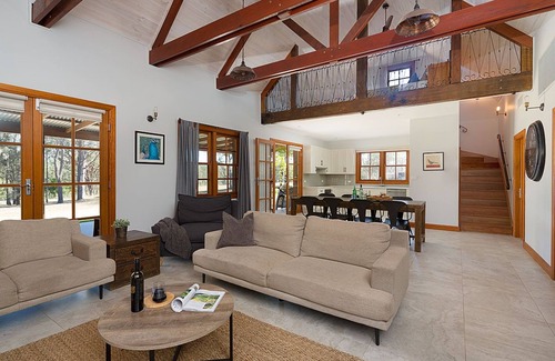 Pokolbin House | Experience Enzo Estate - Family-Friendly Stay in Pokolbin