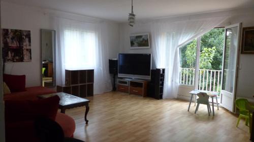 Amelie-les-Bains-Palalda Villa | Discover Eole: Pet-Friendly Oasis with Private Beach Access