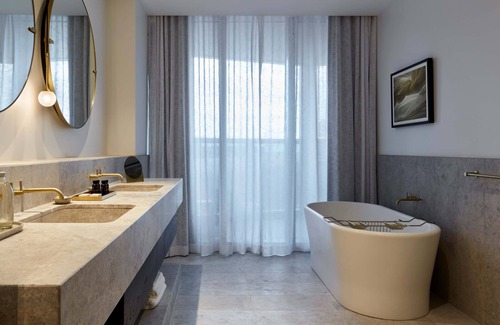 Adelaide Central Business District Hotel | Elegant Eos by SkyCity: Eco-Friendly 5-Star Retreat