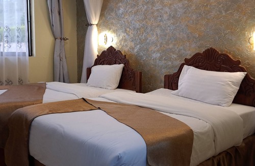 Gilgil Hotel | Relax at Epashikino Resort and Spa with Pool & Spa Amenities