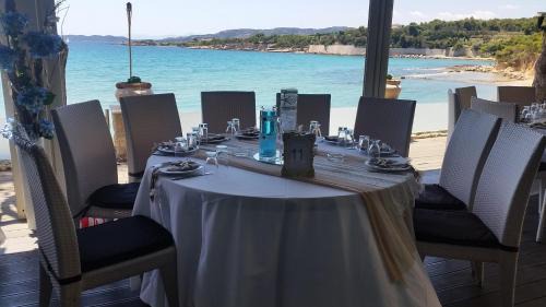 Agios Emilianos Hotel | Beachfront Epavlis Resort: Family-Friendly with Ocean Views