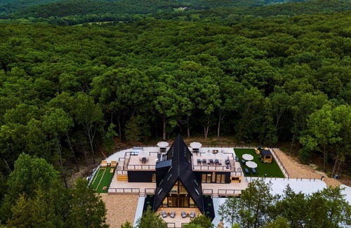 Mount Sterling House | Epic A-Frame Retreat | Rooftop, Theater, Hot Tub + Sauna