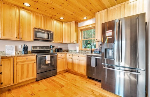 Sunday River Area Cabin | Pet-Friendly Retreat with Hot Tub & Game Room Near Sunday River
