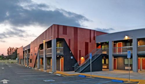 El Rancho Hotel | Family-Friendly Epic Hotel with Top Guest Ratings