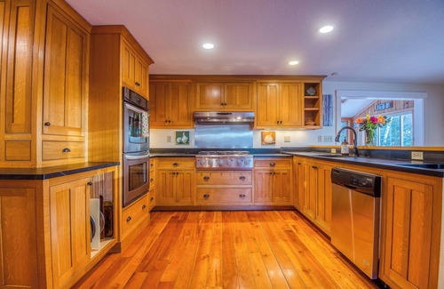 Jackson House | Idyllic Jackson Retreat with Breathtaking Mountain Views
