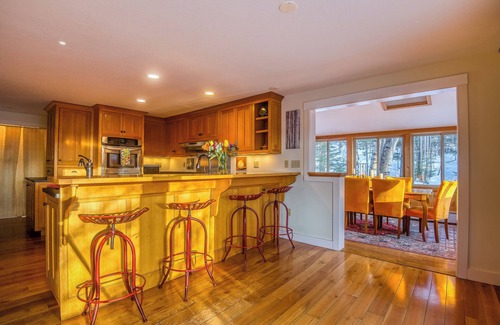Jackson House | Idyllic Jackson Retreat with Breathtaking Mountain Views