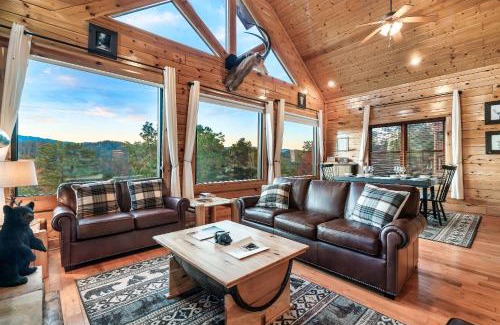 Gatlinburg - Pigeon Forge House | Experience Epic Mountain Views with Hot Tub & Game Room
