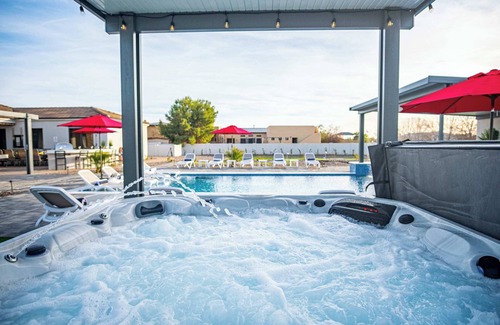 Chandler House | Indulge in Fun-Filled Mid-Week Specials at Epic Resort!
