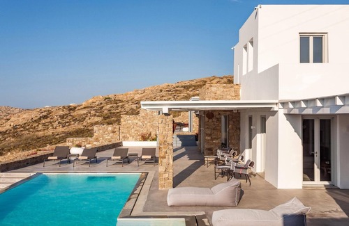 Elia Villa | Epic Twin: Ideal Villa with Pool and Spa for 28 Guests