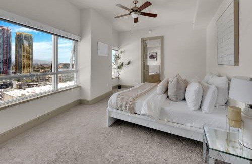 East Village Apartment | Epic Views Elegance 2B2B Penthouse Retreat