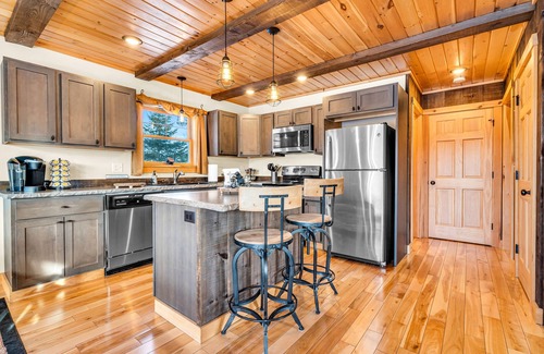 Sunday River Area Cabin | Experience Mountain Views & Hot Tub Near Sunday River