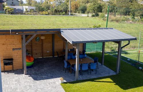 Vladeni Villa | Unforgettable EPIC Vila Brașov: Pet-Friendly Retreat