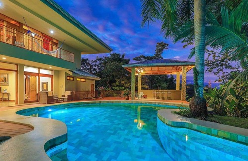 Valle Pura Vida House | Experience The Rainforest Estate: Ocean Views & Wildlife