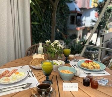 Sarti Apartment | Discover Epohikon Studios: Ocean View & Breakfast Included