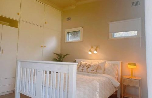 Epping Villa | Pet-Friendly Epping Home with 5 Beds, Ideal for Families