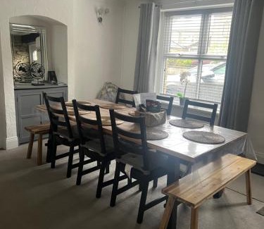Crich House | Pet-Friendly Epworth Cottage: Rated 9.3/10 by Guests
