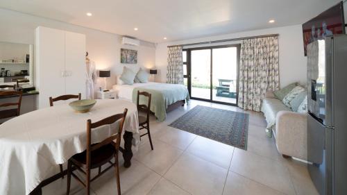Pietermaritzburg Bed & Breakfast | Discover Equestre BnB: 4-Star Retreat with Pool & Dining