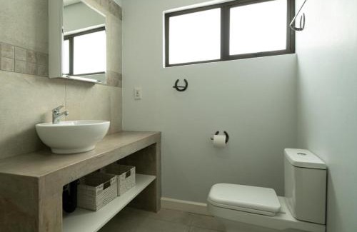 Pietermaritzburg Bed & Breakfast | Discover Equestre BnB: 4-Star Retreat with Pool & Dining