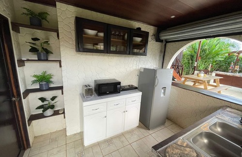 La Fortuna Cabin | Cozy Retreat with Pool & Pet-Friendly Comfort, Rated 9.8