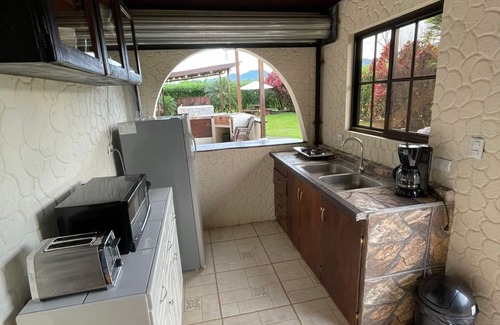 La Fortuna Cabin | Cozy Retreat with Pool & Pet-Friendly Comfort, Rated 9.8