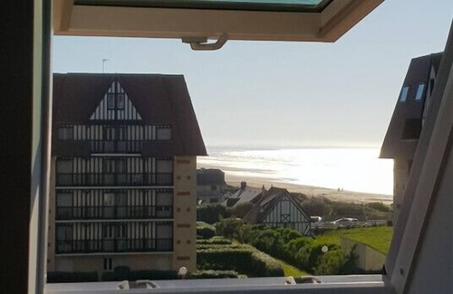 Cabourg Apartment | Beachfront Apartment in Cabourg with Pool & Breakfast