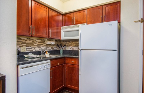 East Texas Condo | Top-Rated Suite with Free Breakfast and Fitness Center