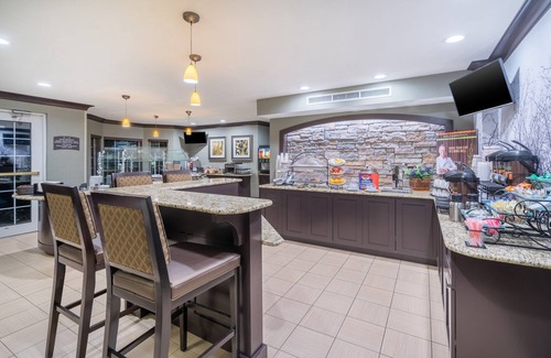 East Texas Condo | Top-Rated Suite with Free Breakfast and Fitness Center