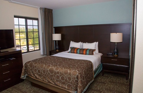 Northwest Colorado Springs Condo | Comfortable Suite with Seasonal Pool Access and Business Center