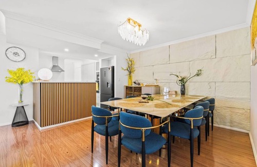 Victoria Park House | Equitice Autumn Moonlight Villa, Leisure Autumn Moonlight Villa