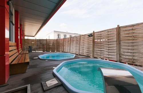 Bolshoye Isakovo Hotel | Relax at Era Spa Hotel Complex with Pool and Hot Tub