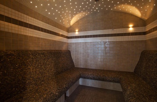 Bolshoye Isakovo Hotel | Relax at Era Spa Hotel Complex with Pool and Hot Tub