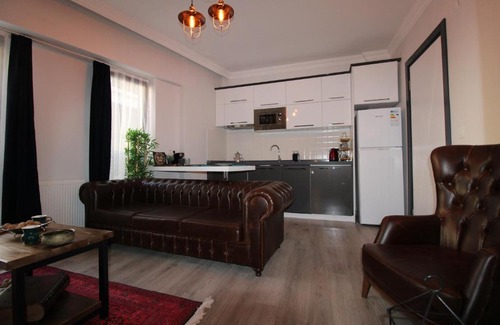 Kabatas Apartment | Guest Rated eRaSuites1 Taksim - Family-Friendly Retreat