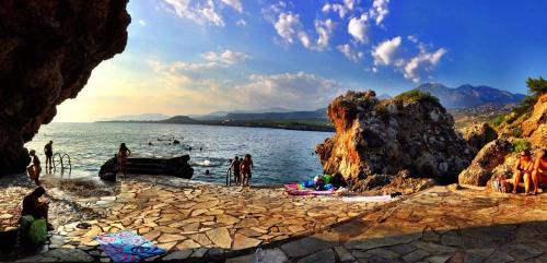 Agios Nikolaos Apartment | Oceanfront Erato Agios Nikolaos Apartment with Great Reviews