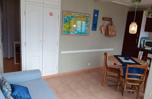 Mausoleo Apartment | Erbalunga: A Serene Escape by the Sea with Family Amenities