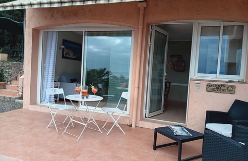 Mausoleo Apartment | Erbalunga: A Serene Escape by the Sea with Family Amenities