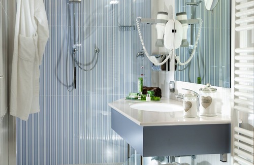Marina Centro Hotel | Erbavoglio Hotel: 4-Star Retreat with Spa and Breakfast