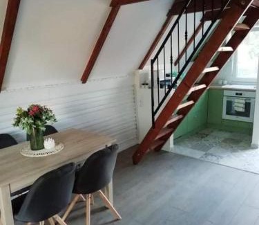 Sukoro House | Discover Erdőalján Házikó: Family-Friendly Retreat