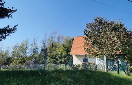 Kehidakustany House | Child-Friendly Retreat at Erdőszélén Házikó Vendégház