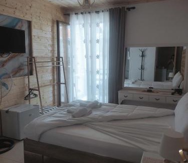 Lin Bed & Breakfast | Top-Rated ERDA LAKESIDE Guesthouse with Oceanfront Views