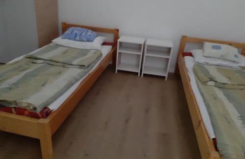 Boldogasszonyfa Apartment | Experience Erdei Pihenőház Terecseny: Rated 9.8/10!