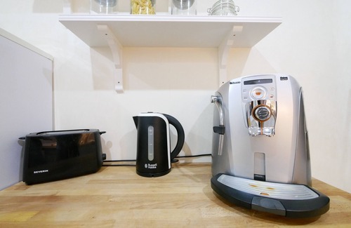 Osnabrueck Apartment | Quiet Central Apartment with Private Parking and Spa Amenities