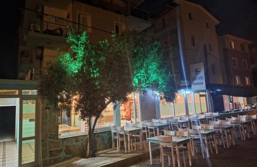 Gumuldur Hotel | Discover Eren Otel: Cozy Retreat with On-Site Dining