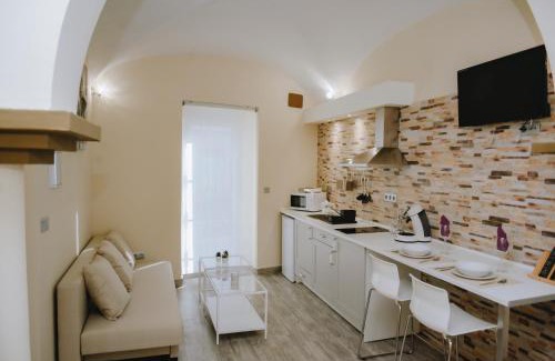 Merida Old Town Apartment | Discover ERES EMÉRITA: Family-Friendly Suites with Hot Tub