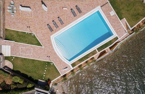Eretria Apartment | Impressive Eretria Seafront Villa with Pool & Ocean Views