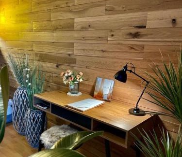 Krampfervorstadt Apartment | Discover Erfurt: Family-Friendly Stay Rated 9.5/10