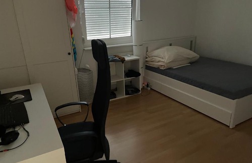 Alt Buchhorst Apartment | Relax and Work with Lake View in Tranquil Surroundings