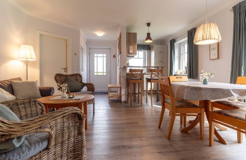 Garding Apartment | Relaxation Awaits at Friesenkind, Garding – Family-Friendly Retreat