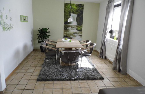 Moehnesee Apartment | Relax at Erholungspark Wilhelmsruh – Pet & Child Friendly Stay