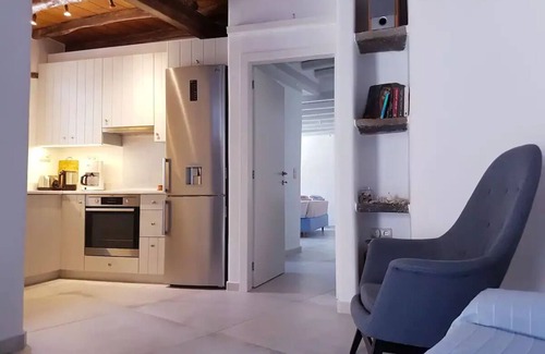 Parikia House | Guest Rated: Eric's Retreat with Sunset Views & Breakfast